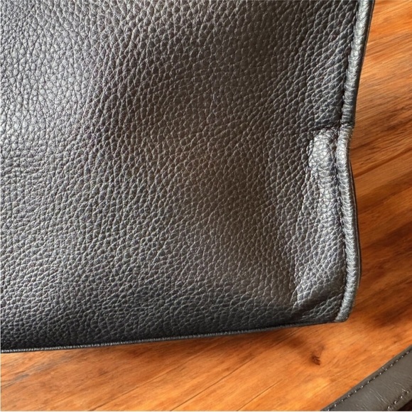 JUICY COUTURE Edgy Black Handbag Shoulder Bag Crossbody with Gold Chain Details - Picture 8 of 16